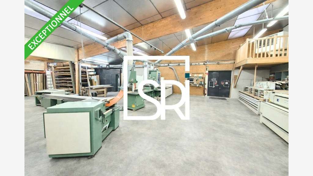 Bâtiment indépendant 576m² à vendre à Châteaugay