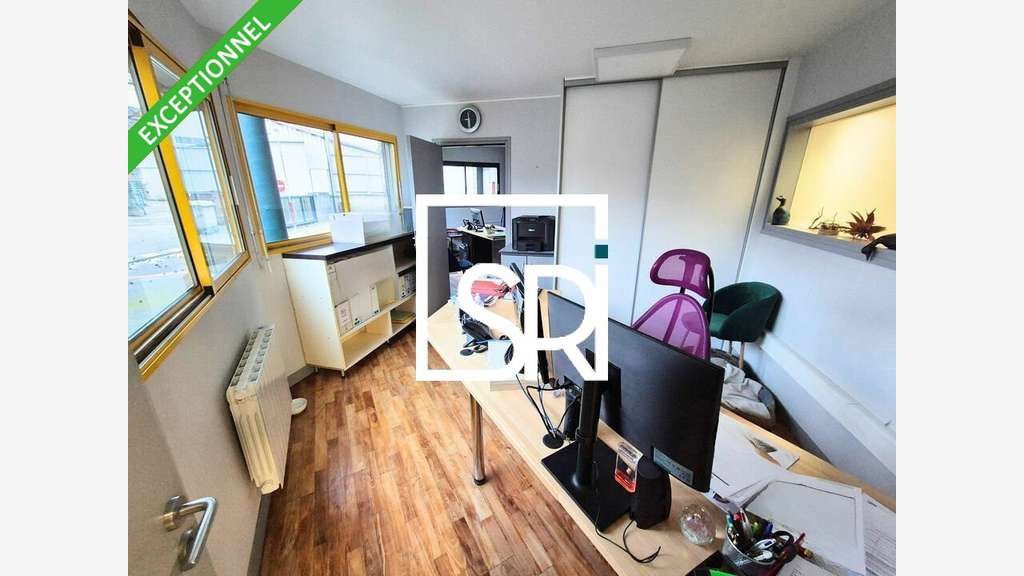 Bâtiment indépendant 576m² à vendre à Châteaugay