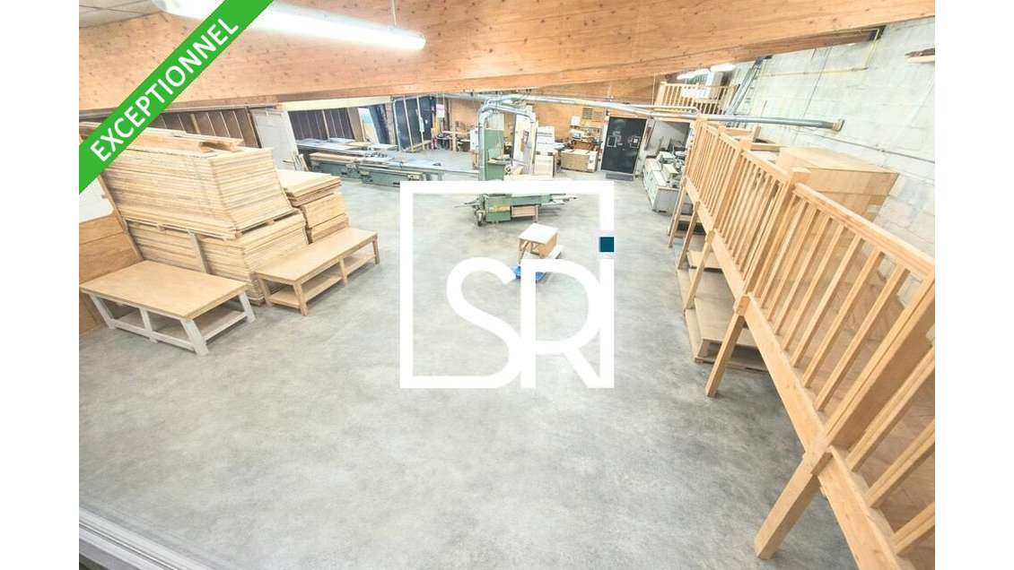 Bâtiment indépendant 576m² à vendre à Châteaugay