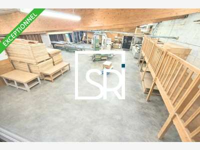 Bâtiment indépendant 576m² à vendre à Châteaugay