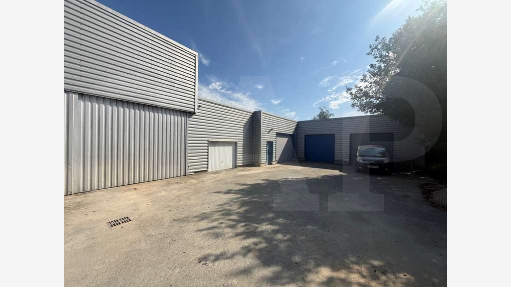 Bâtiment d’activités 511m² à vendre à Châteaugiron