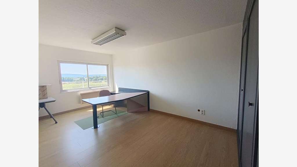Vente local d'activité 240m² à Châteauneuf du Faou