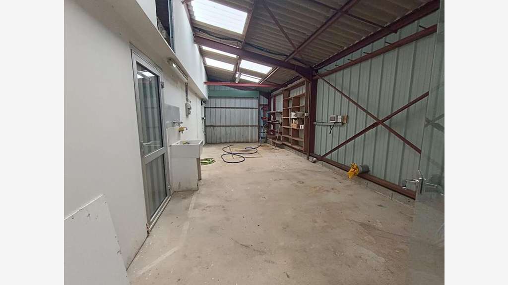Vente local d'activité 240m² à Châteauneuf du Faou