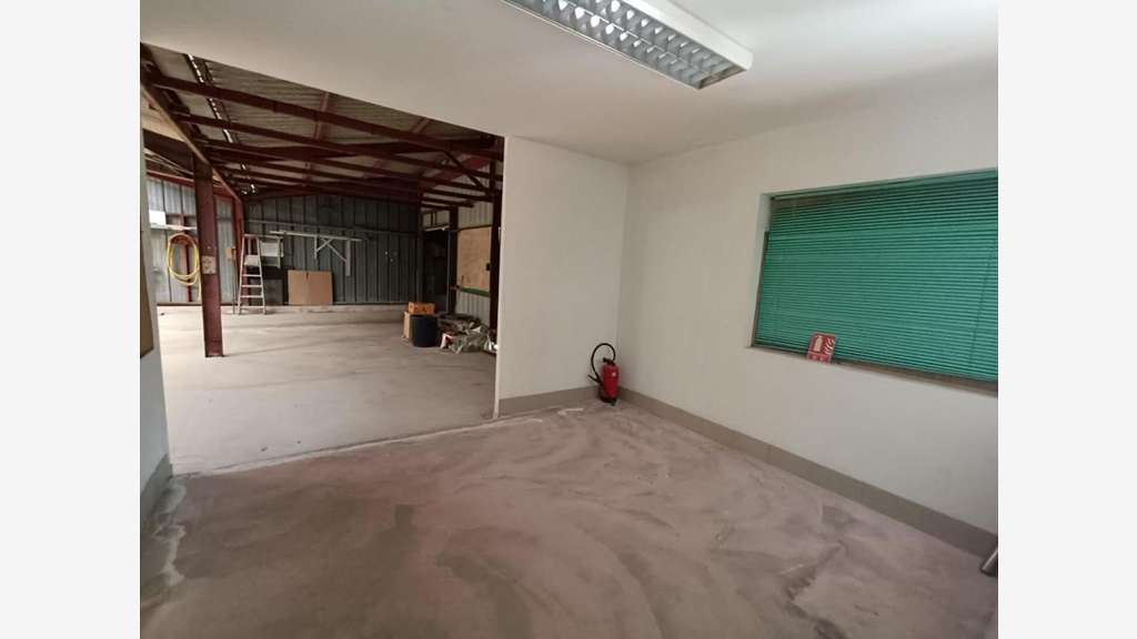 Vente local d'activité 240m² à Châteauneuf du Faou