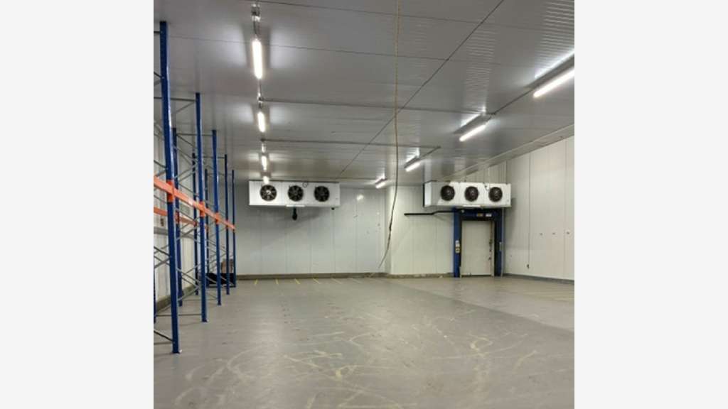 À vendre entrepôt 7 356m² à Châteauneuf-sur-Loire