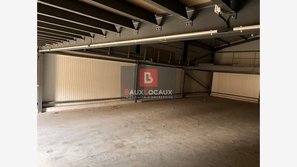 Vente local d'activité 2801m² en ZA Châteaurenard