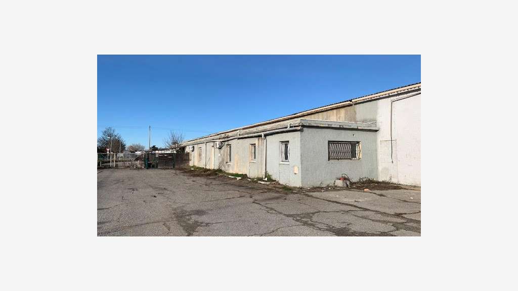 Vente entrepôt 3362m² sur 5247m² à Châteaurenard