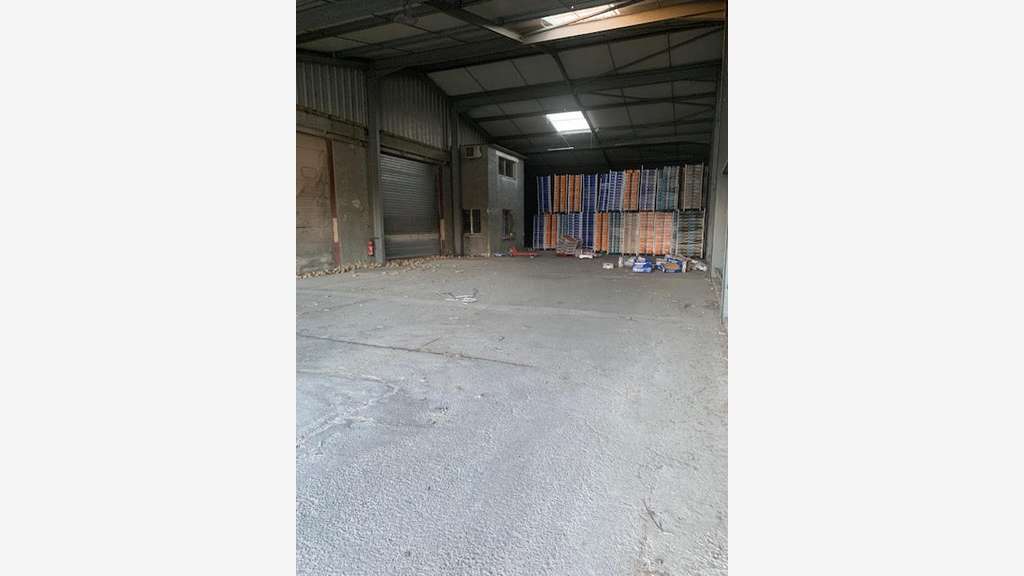 Vente entrepôt 3362m² sur 5247m² à Châteaurenard