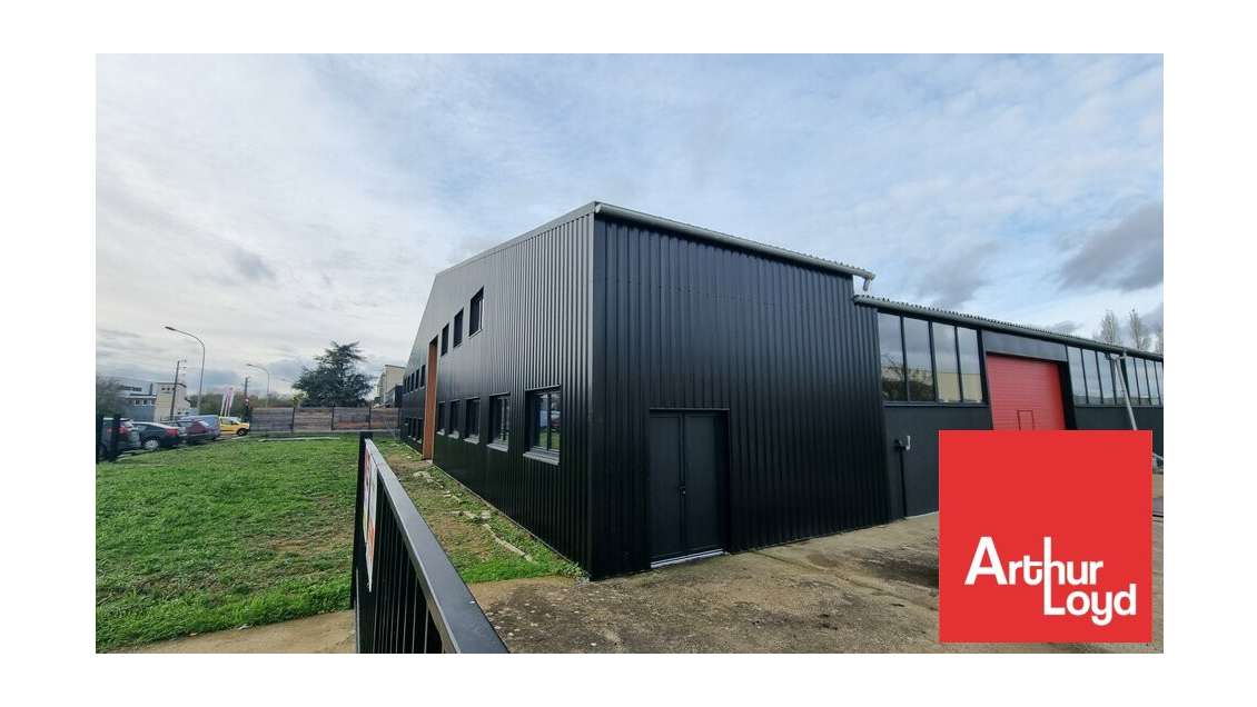 CHATELLERAULT - LOCAL D'ACTIVITE à vendre