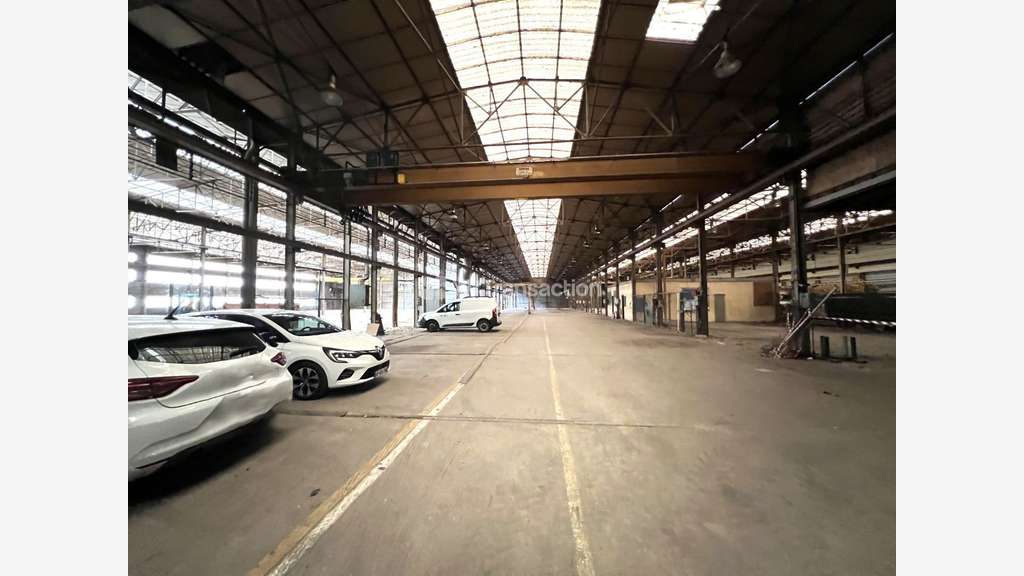 A vendre entrepôt 8680m² à Chaufour -les-Bonnières