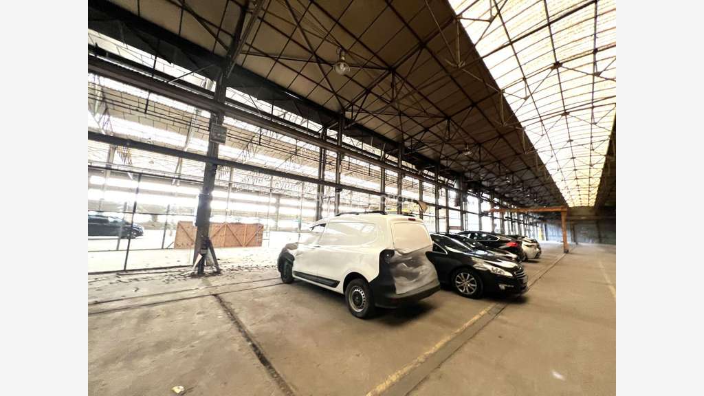 A vendre entrepôt 8680m² à Chaufour -les-Bonnières