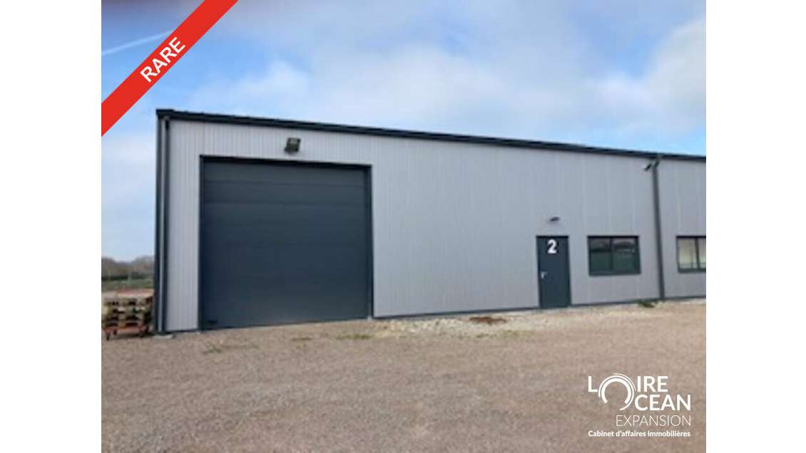 Locaux 150m² sur 5000m² à vendre à Chauvé