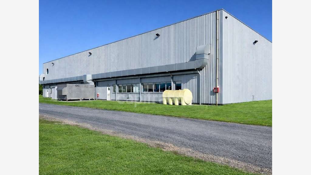 AV ensemble indus 7160m² Chevanceaux empl str.