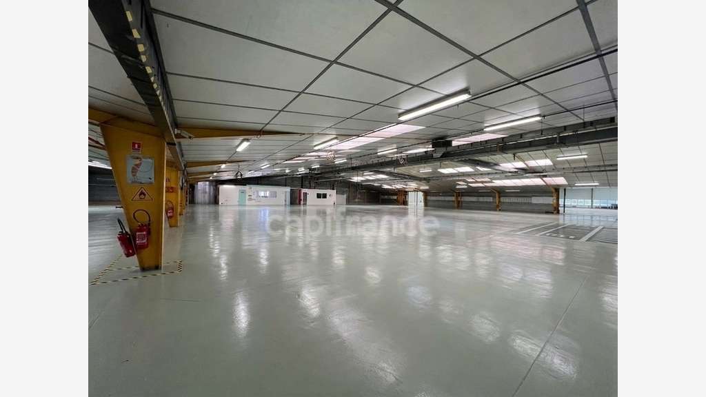 AV ensemble indus 7160m² Chevanceaux empl str.