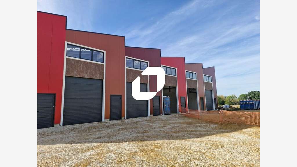 Vente Local d'activité 2012m² Chevry cossigny