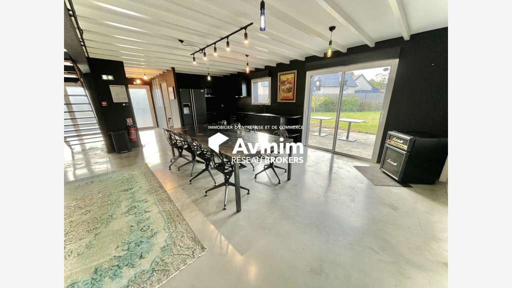 Loft Professionnel atypique 286m² à vendre Cintré