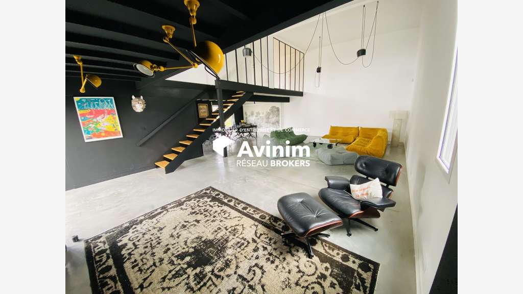Loft Professionnel atypique 286m² à vendre Cintré