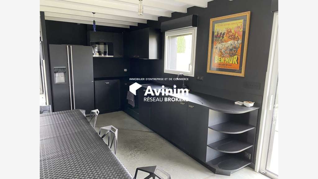 Loft Professionnel atypique 286m² à vendre Cintré