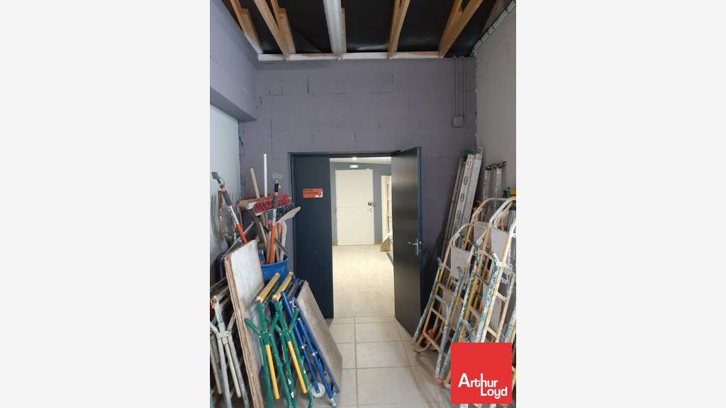 Local d'activités de 400m² à vendre à Cisse