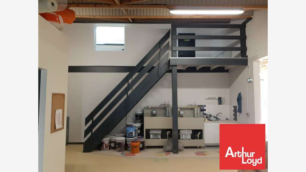 Local d'activités de 400m² à vendre à Cisse
