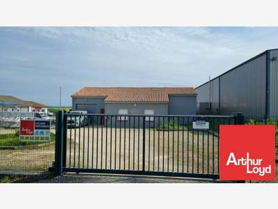 Local d'activités de 400m² à vendre à Cisse