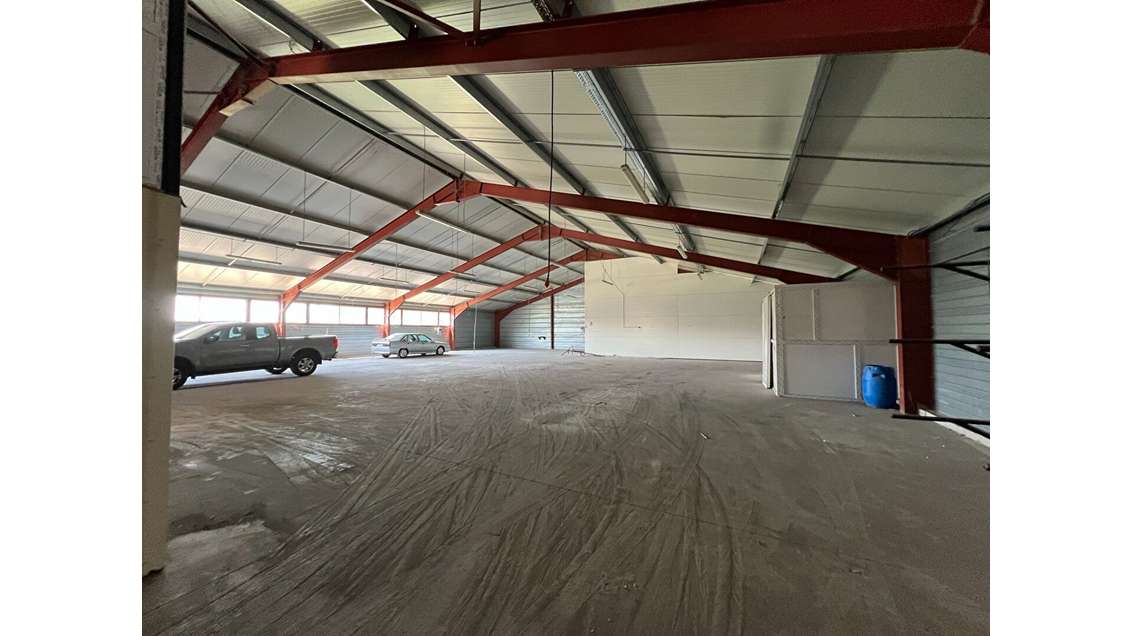 Vente local d'activité de 1445m² sur RN à Civens