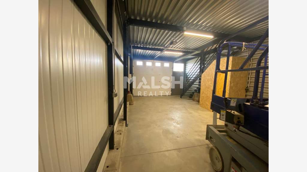 AV locaux d'activités 199m² Civrieux accès A46/A6
