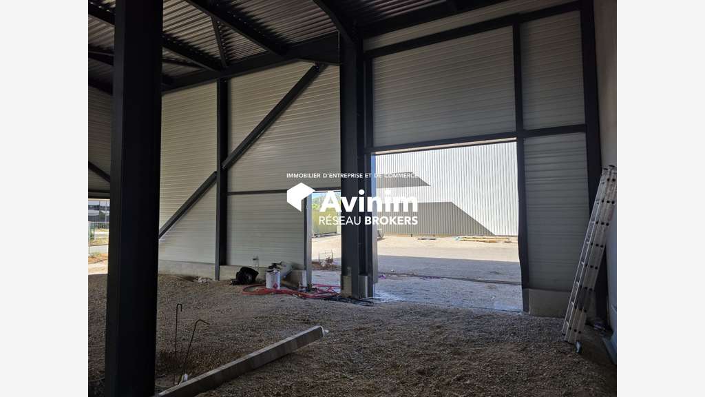 AV local d'activité 351.61m² à Clermont L'Hérault