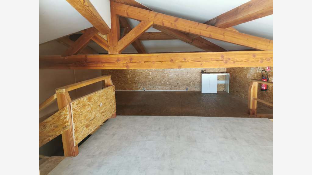 Local d'activité + habitation 800m² à Cogolin