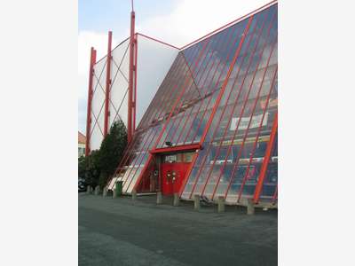 À VENDRE BÂTIMENT COMMERCIAL / ACTIVITÉ 5 050 M²