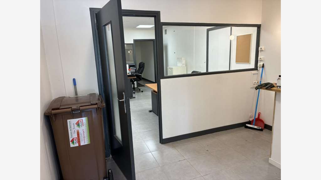 A vendre local d'activité 93m² à Colombes