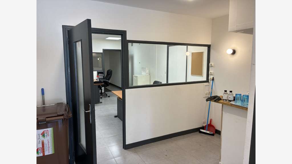 A vendre local d'activité 93m² à Colombes