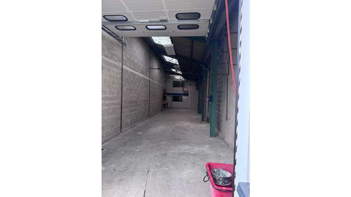 A vendre locaux d'activité à Colombes