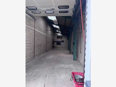 A vendre locaux d'activité à Colombes