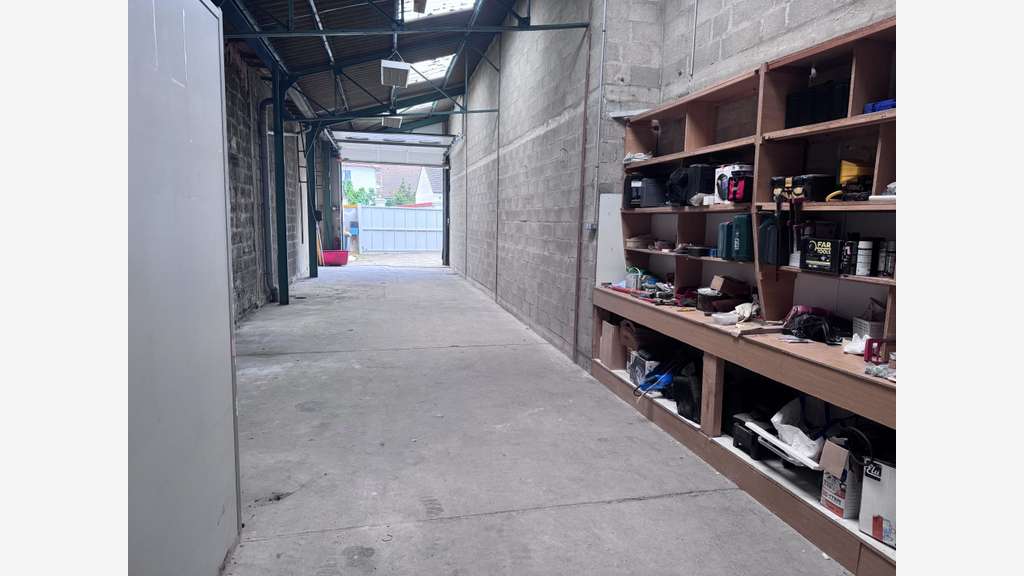 A vendre locaux d'activité à Colombes