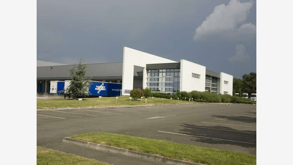 Site logistique 8 600m² à vendre à Contres (41)