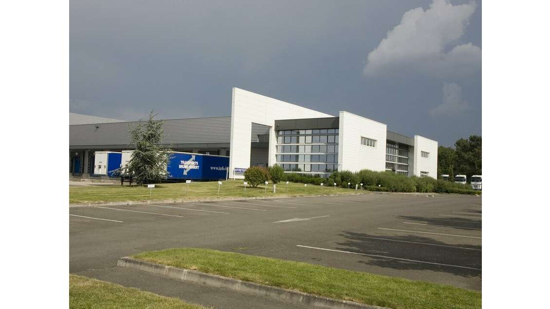 Site logistique 8 600m² à vendre à Contres (41)