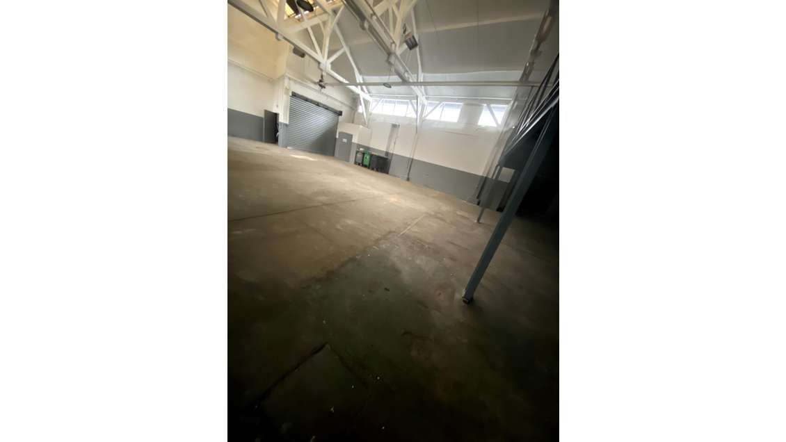 Vente local activité 874m² à Corbeil-Essonnes