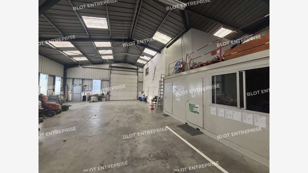 À vendre bâtiment 745m² sur 3313m² à Cordemais