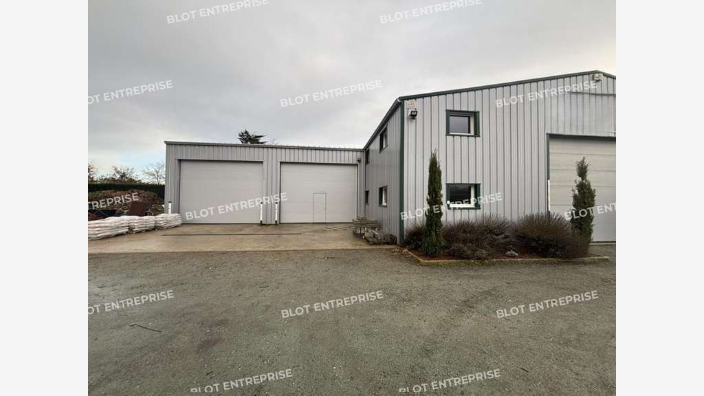 À vendre bâtiment 745m² sur 3313m² à Cordemais