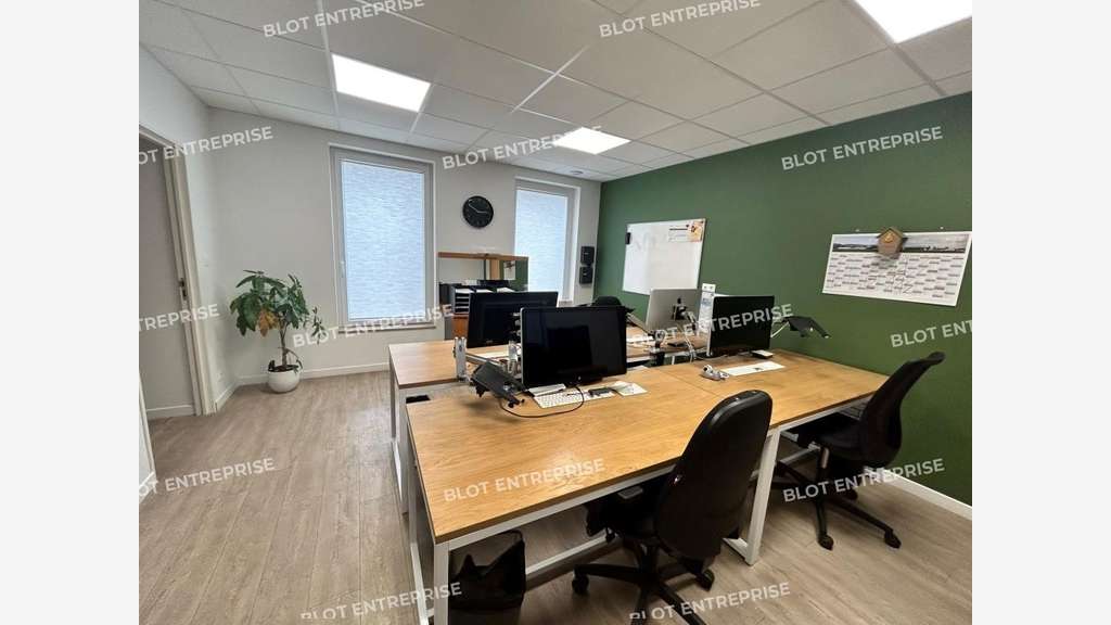 LOCAL ACTIVITES - 980 m² - CORP-NUDS