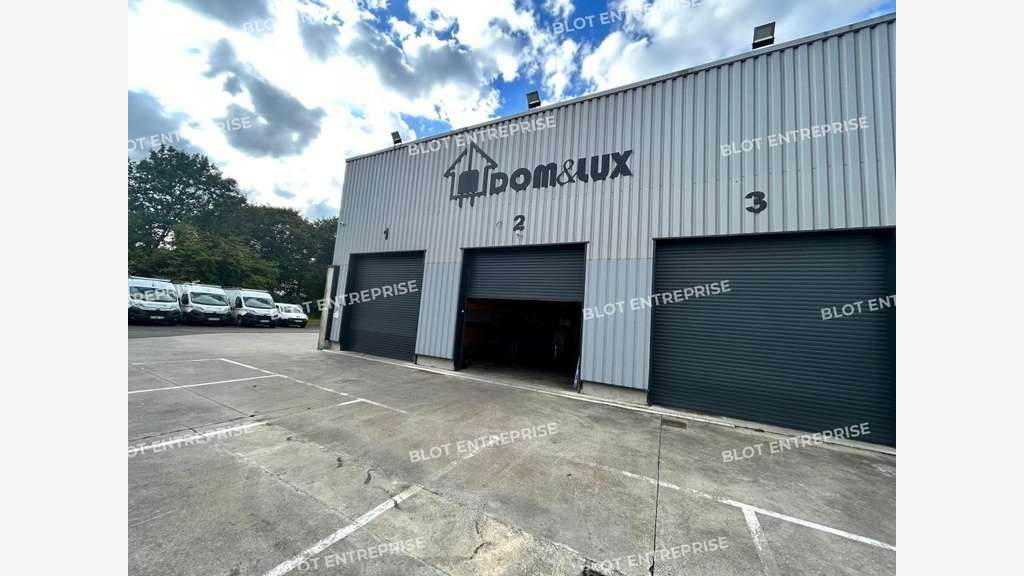 LOCAL ACTIVITES - 980 m² - CORP-NUDS