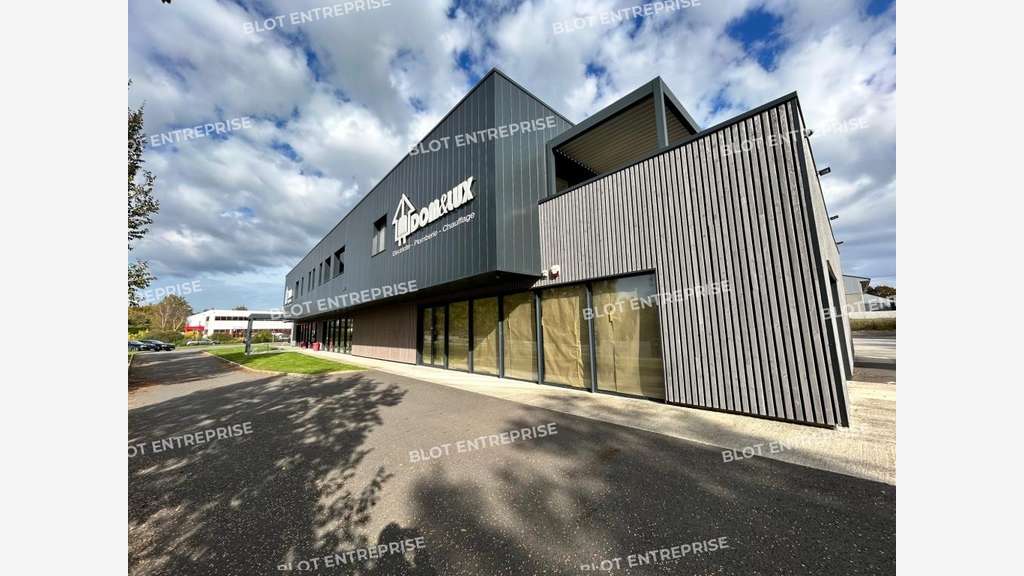 LOCAL ACTIVITES - 980 m² - CORP-NUDS