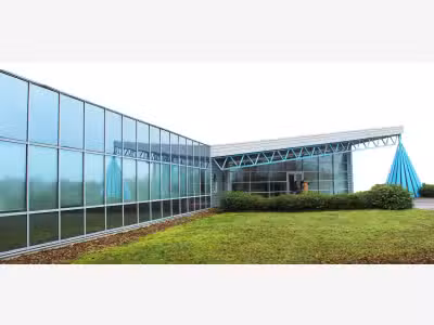 Local industriel d'une surface totale de 10 000m² 