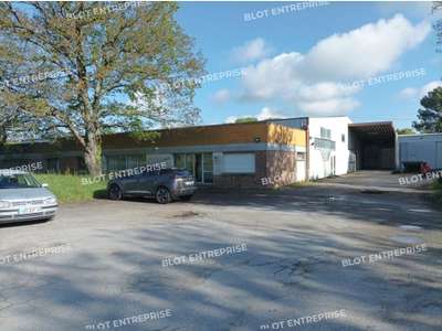 À vendre locaux 2100m² à Couëron ZA Pan Loup