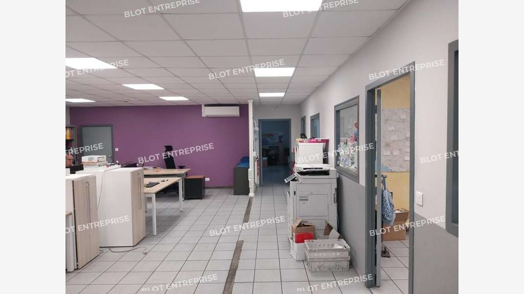 À VENDRE - LOCAUX D'ACTIVITÉS - 1 150 M² - COUERON