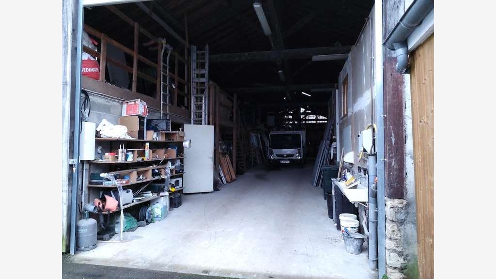 AV locaux d'activités 340m² à Coulounieix-Chamiers