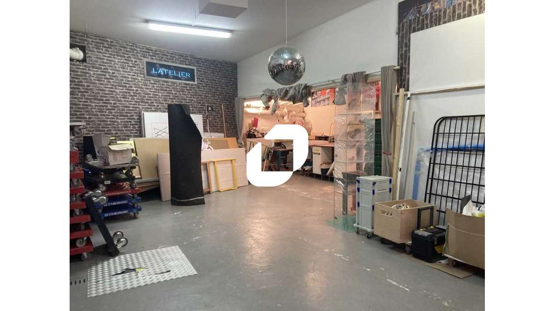 Vente Local d'activité 157m² Courbevoie