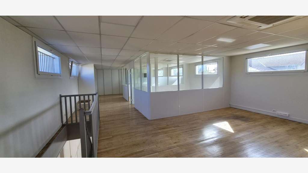 Vente local d'activité 340m² à Couzeix axe passant