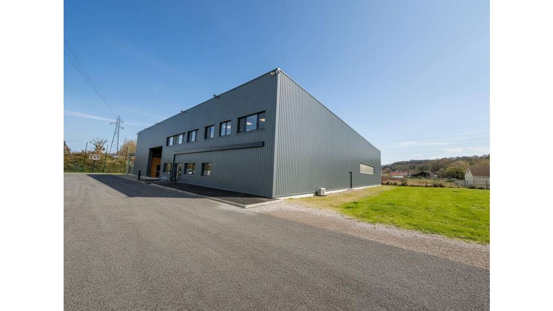 Local d'activité 1.770m² sur 6.000m² à Pontpoint